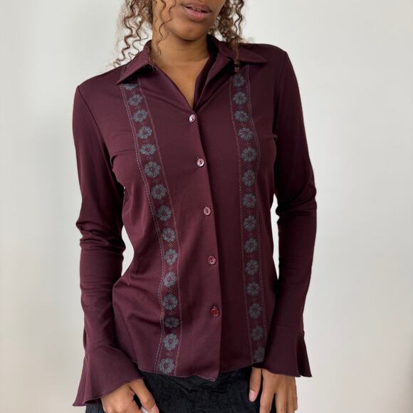 Vintage euro burgundy stretchy button-up top (S/M) - Picture 6 of 8